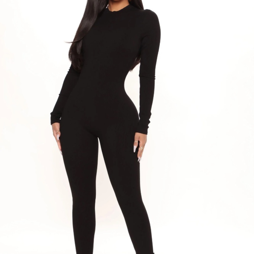 Full black jumpsuit